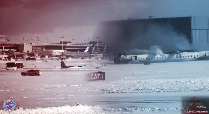 Delta Plane Crashes at Toronto Airport While Landing -, Delta plane upside-down